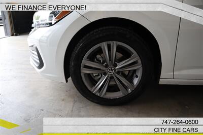 2022 Volkswagen Jetta 1.5T SE - Photo 4 - Panorama City, CA 91402