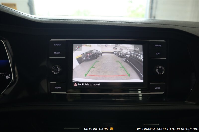 2022 Volkswagen Jetta 1.5T SE - Photo 19 - Panorama City, CA 91402