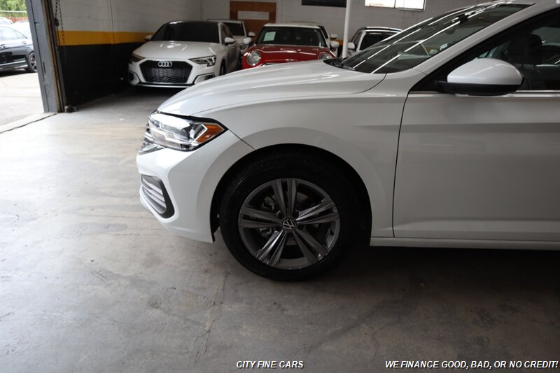 2022 Volkswagen Jetta 1.5T SE - Photo 3 - Panorama City, CA 91402