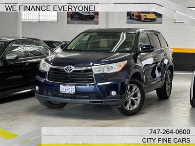 2014 Toyota Highlander XLE   - Photo 1 - Panorama City, CA 91402