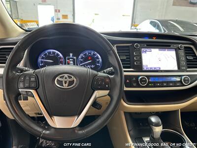 2014 Toyota Highlander XLE   - Photo 16 - Panorama City, CA 91402