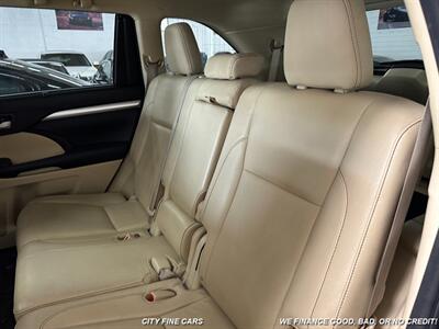 2014 Toyota Highlander XLE   - Photo 32 - Panorama City, CA 91402