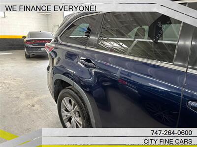 2014 Toyota Highlander XLE   - Photo 11 - Panorama City, CA 91402