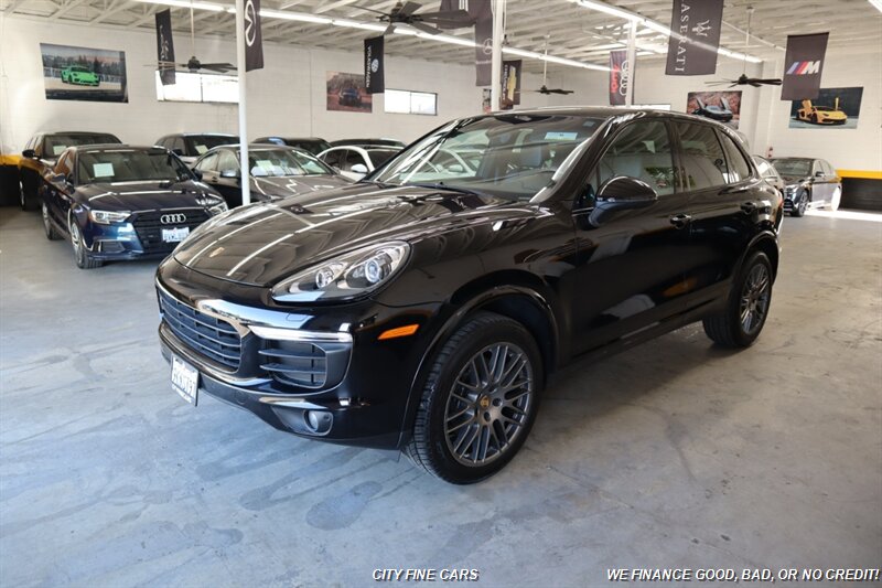 2017 Porsche Cayenne - Photo 2 - Panorama City, CA 91402