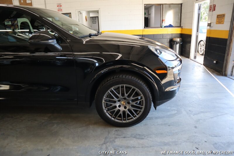 2017 Porsche Cayenne - Photo 12 - Panorama City, CA 91402