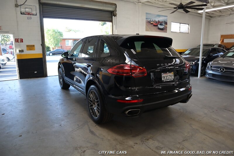 2017 Porsche Cayenne - Photo 7 - Panorama City, CA 91402