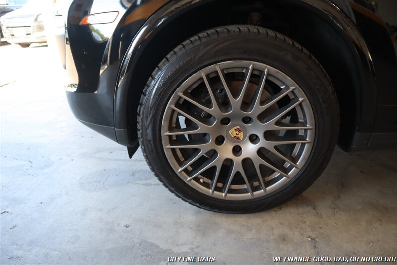 2017 Porsche Cayenne - Photo 4 - Panorama City, CA 91402