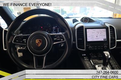 2017 Porsche Cayenne - Photo 14 - Panorama City, CA 91402