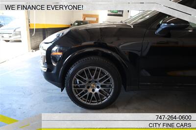 2017 Porsche Cayenne - Photo 3 - Panorama City, CA 91402