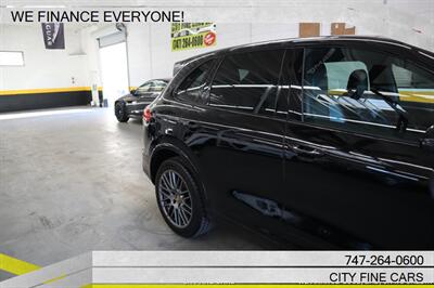 2017 Porsche Cayenne - Photo 10 - Panorama City, CA 91402
