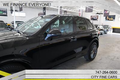 2017 Porsche Cayenne - Photo 5 - Panorama City, CA 91402