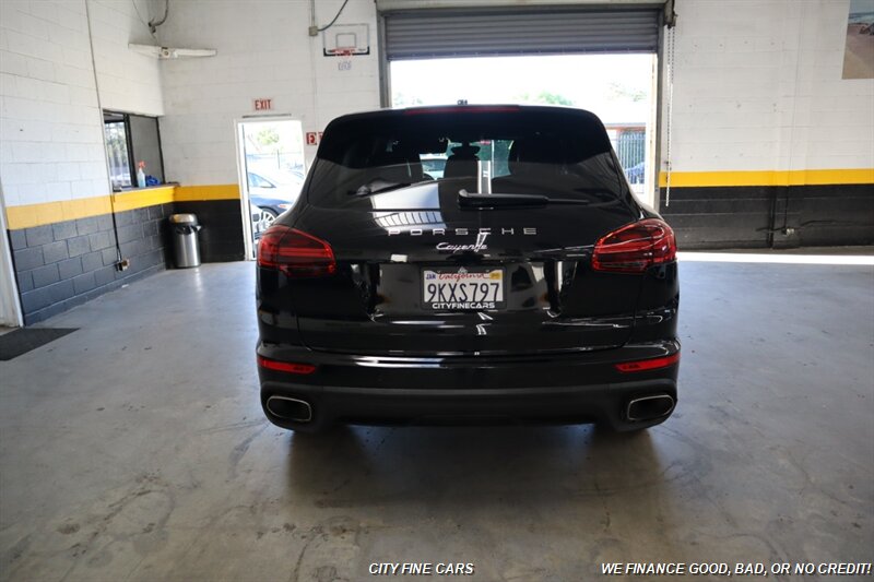 2017 Porsche Cayenne - Photo 8 - Panorama City, CA 91402