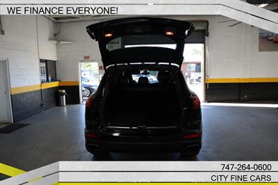 2017 Porsche Cayenne - Photo 33 - Panorama City, CA 91402