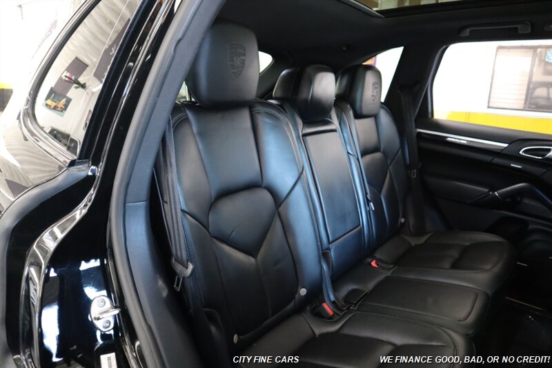 2017 Porsche Cayenne - Photo 34 - Panorama City, CA 91402
