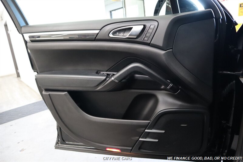 2017 Porsche Cayenne - Photo 20 - Panorama City, CA 91402
