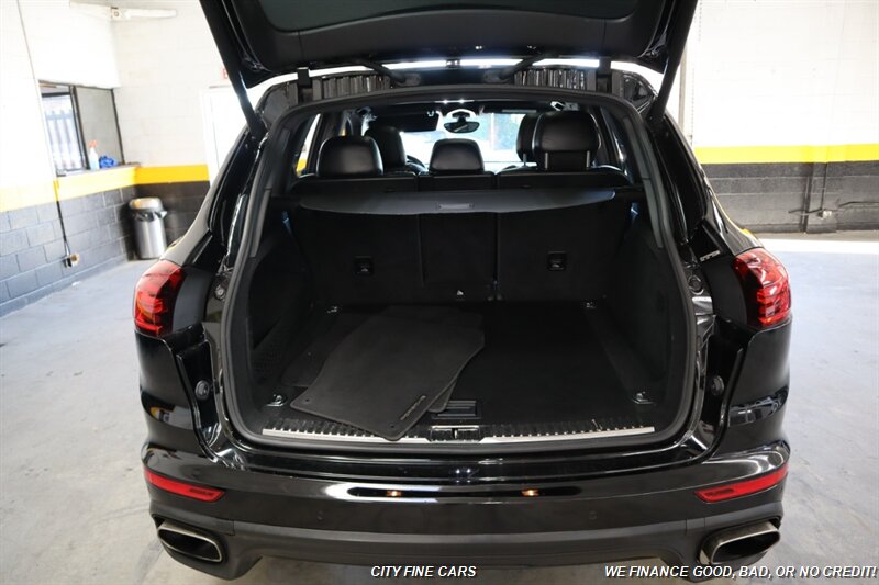 2017 Porsche Cayenne - Photo 32 - Panorama City, CA 91402