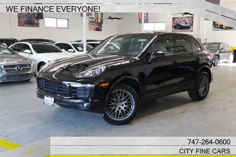 2017 Porsche Cayenne   - Photo 1 - Panorama City, CA 91402