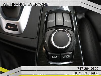 2018 BMW 330e iPerformance   - Photo 26 - Panorama City, CA 91402