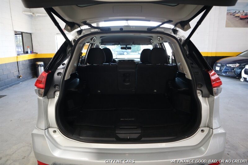 2018 Nissan Rogue SV - Photo 26 - Panorama City, CA 91402