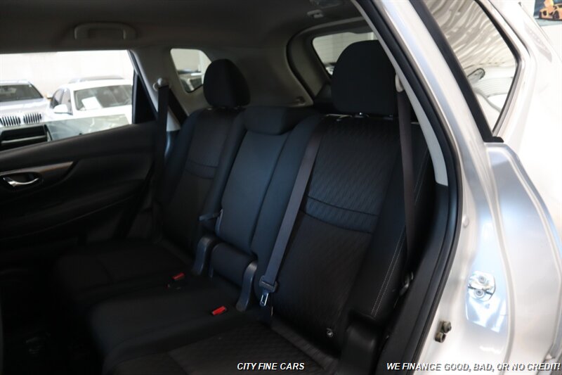 2018 Nissan Rogue SV - Photo 25 - Panorama City, CA 91402