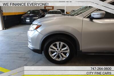 2018 Nissan Rogue SV - Photo 3 - Panorama City, CA 91402
