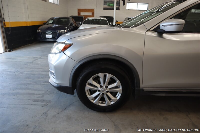 2018 Nissan Rogue SV - Photo 3 - Panorama City, CA 91402