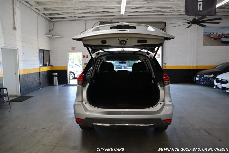 2018 Nissan Rogue SV - Photo 27 - Panorama City, CA 91402