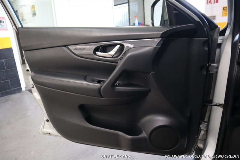 2018 Nissan Rogue SV - Photo 23 - Panorama City, CA 91402