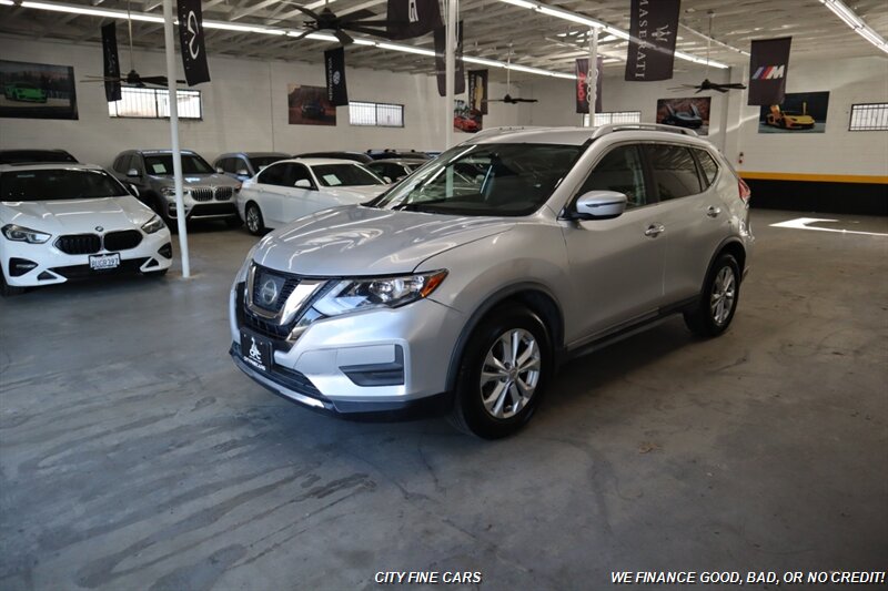 2018 Nissan Rogue SV - Photo 2 - Panorama City, CA 91402