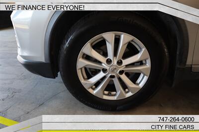 2018 Nissan Rogue SV - Photo 4 - Panorama City, CA 91402