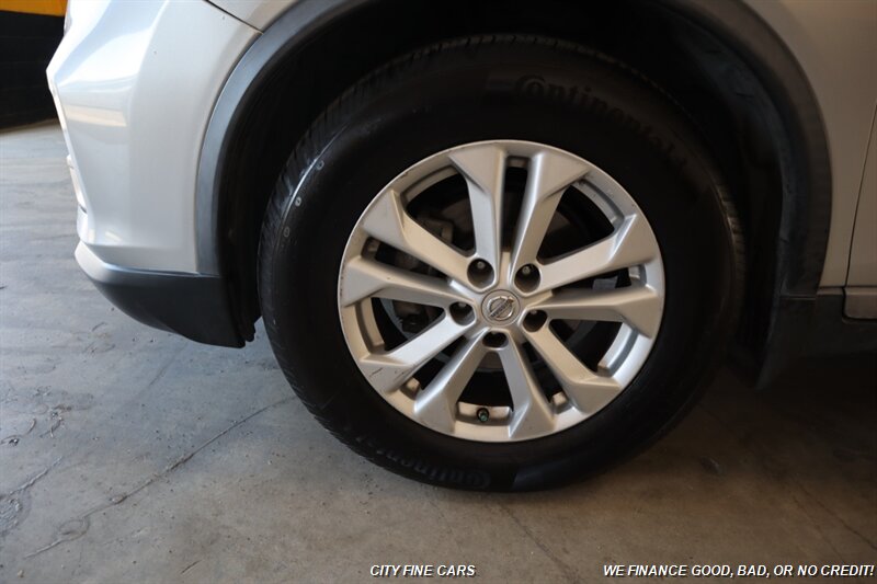 2018 Nissan Rogue SV - Photo 4 - Panorama City, CA 91402