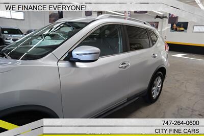 2018 Nissan Rogue SV - Photo 5 - Panorama City, CA 91402