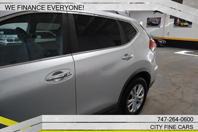 2018 Nissan Rogue SV - Photo 6 - Panorama City, CA 91402