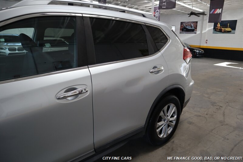 2018 Nissan Rogue SV - Photo 6 - Panorama City, CA 91402