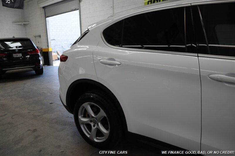 2020 Alfa Romeo Stelvio - Photo 9 - Panorama City, CA 91402