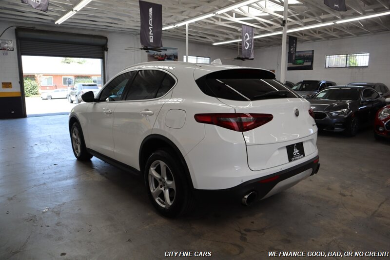 2020 Alfa Romeo Stelvio - Photo 6 - Panorama City, CA 91402