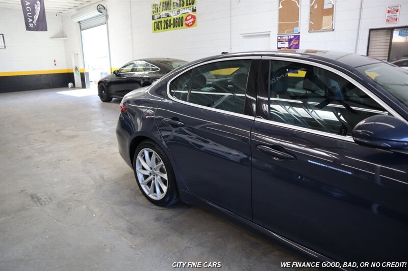 2019 Alfa Romeo Giulia - Photo 9 - Panorama City, CA 91402