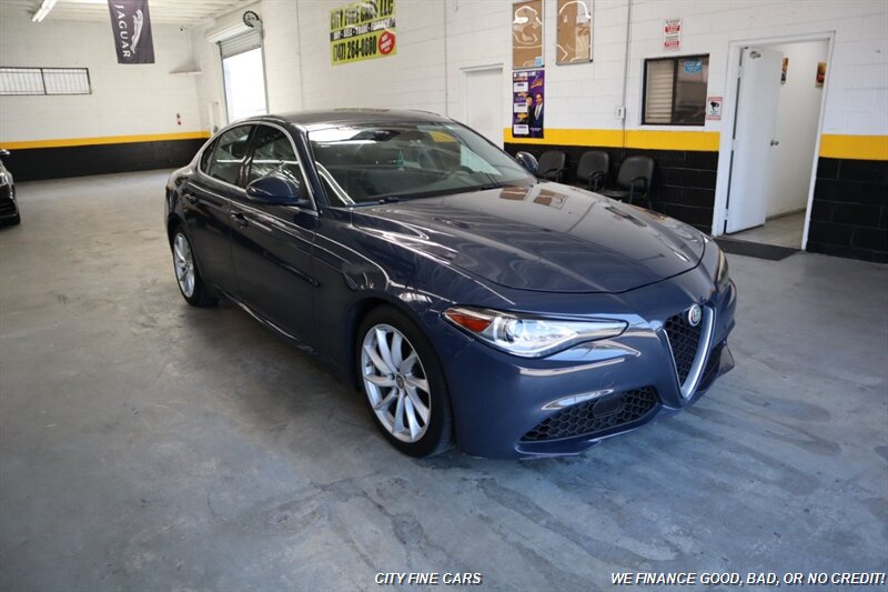 2019 Alfa Romeo Giulia - Photo 12 - Panorama City, CA 91402