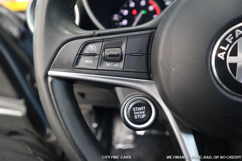 2019 Alfa Romeo Giulia - Photo 15 - Panorama City, CA 91402