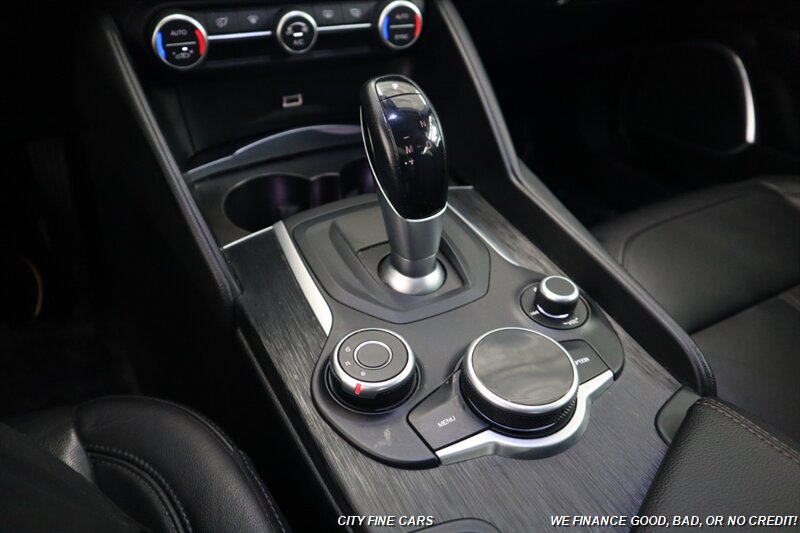 2019 Alfa Romeo Giulia - Photo 21 - Panorama City, CA 91402
