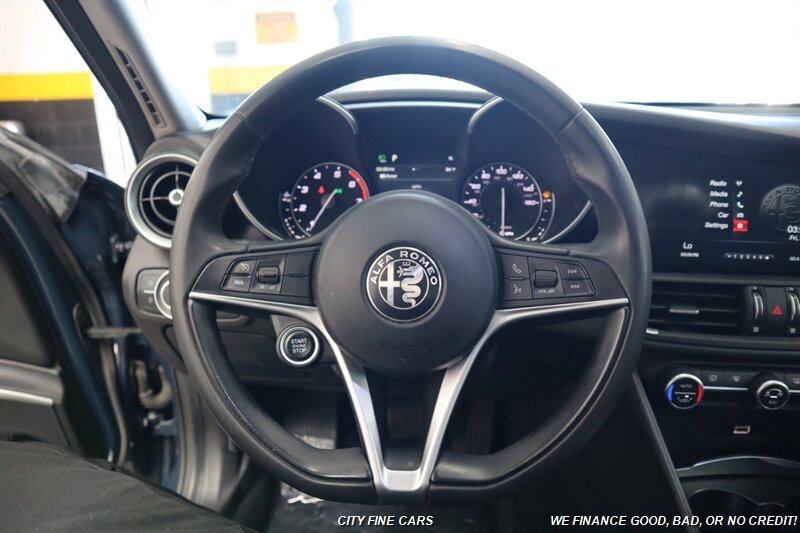 2019 Alfa Romeo Giulia - Photo 14 - Panorama City, CA 91402