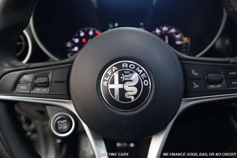2019 Alfa Romeo Giulia - Photo 16 - Panorama City, CA 91402