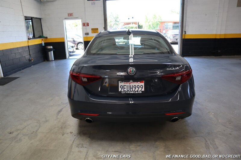 2019 Alfa Romeo Giulia - Photo 7 - Panorama City, CA 91402