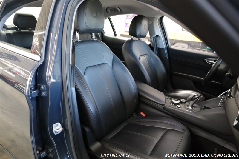 2019 Alfa Romeo Giulia - Photo 28 - Panorama City, CA 91402