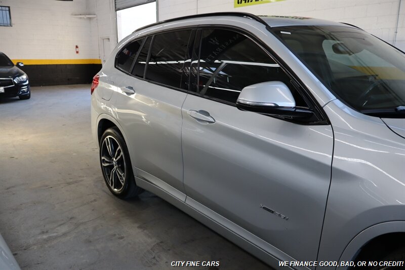 2017 BMW X1 28i photo 11