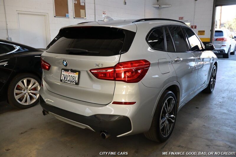 2017 BMW X1 28i photo 9