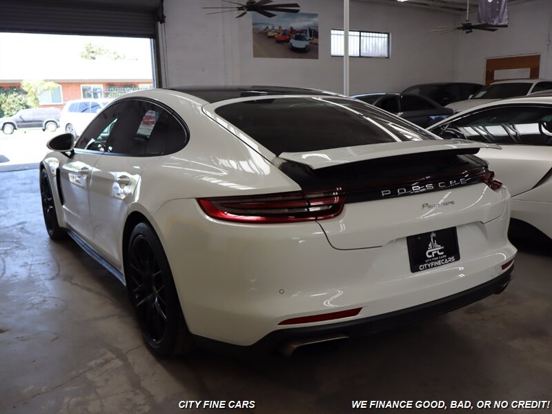 2018 Porsche Panamera 4 photo 6
