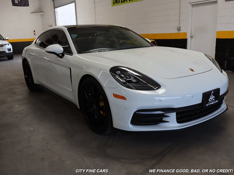 2018 Porsche Panamera 4 photo 12