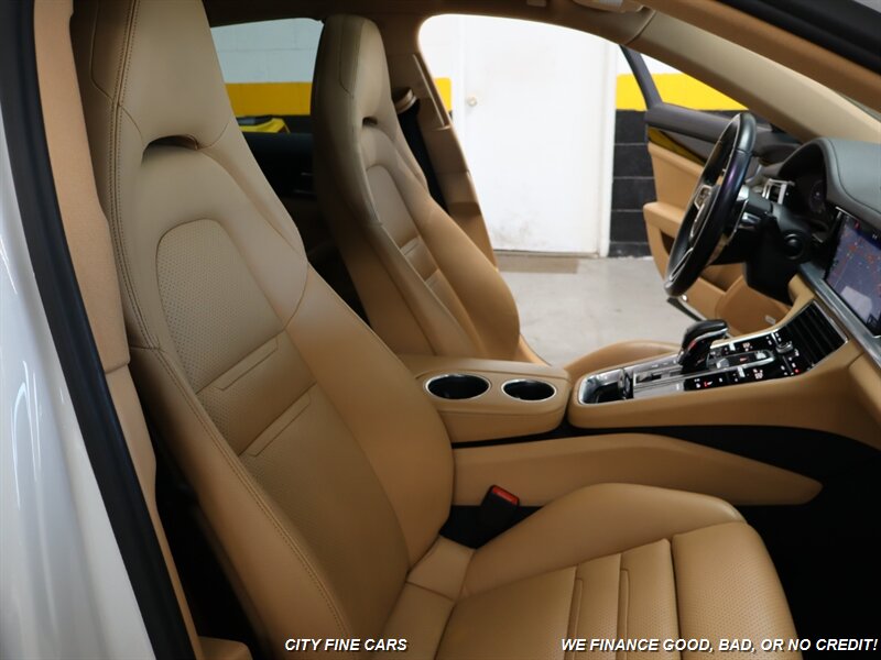 2018 Porsche Panamera 4 photo 30