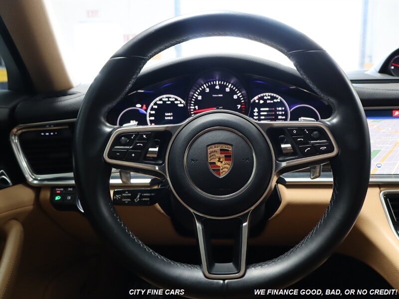 2018 Porsche Panamera 4 photo 17